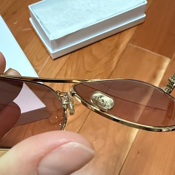 Dior Women's Sunglasses with Gold Frame and light brown Lenses - Picture 7 of 10